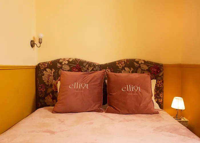 The Elliot - Adults Only