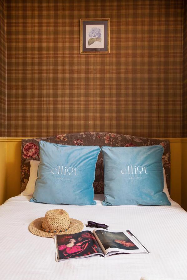 The Elliot - Adults Only 3*